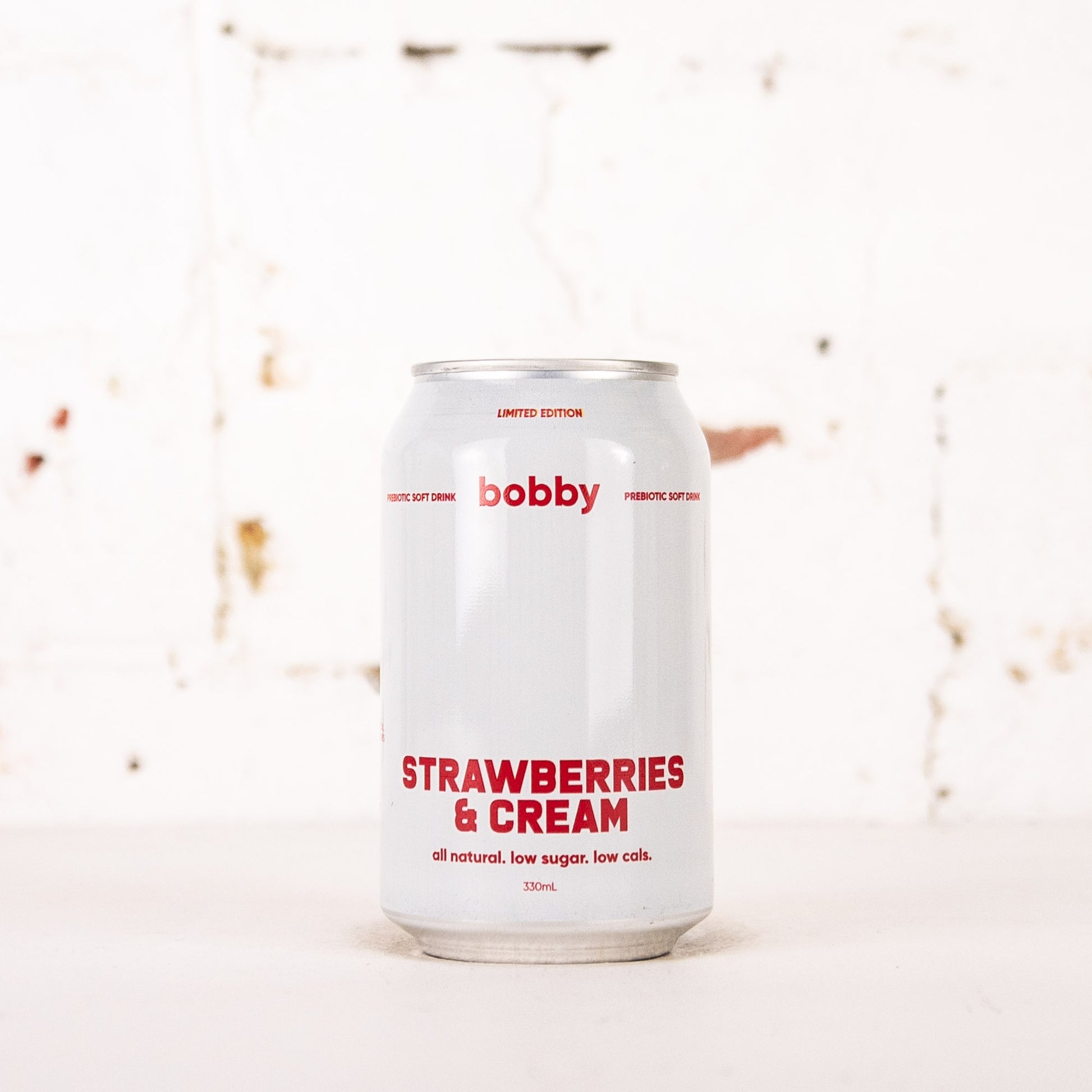 Bobby - Strawberries & Cream Soft Drink
