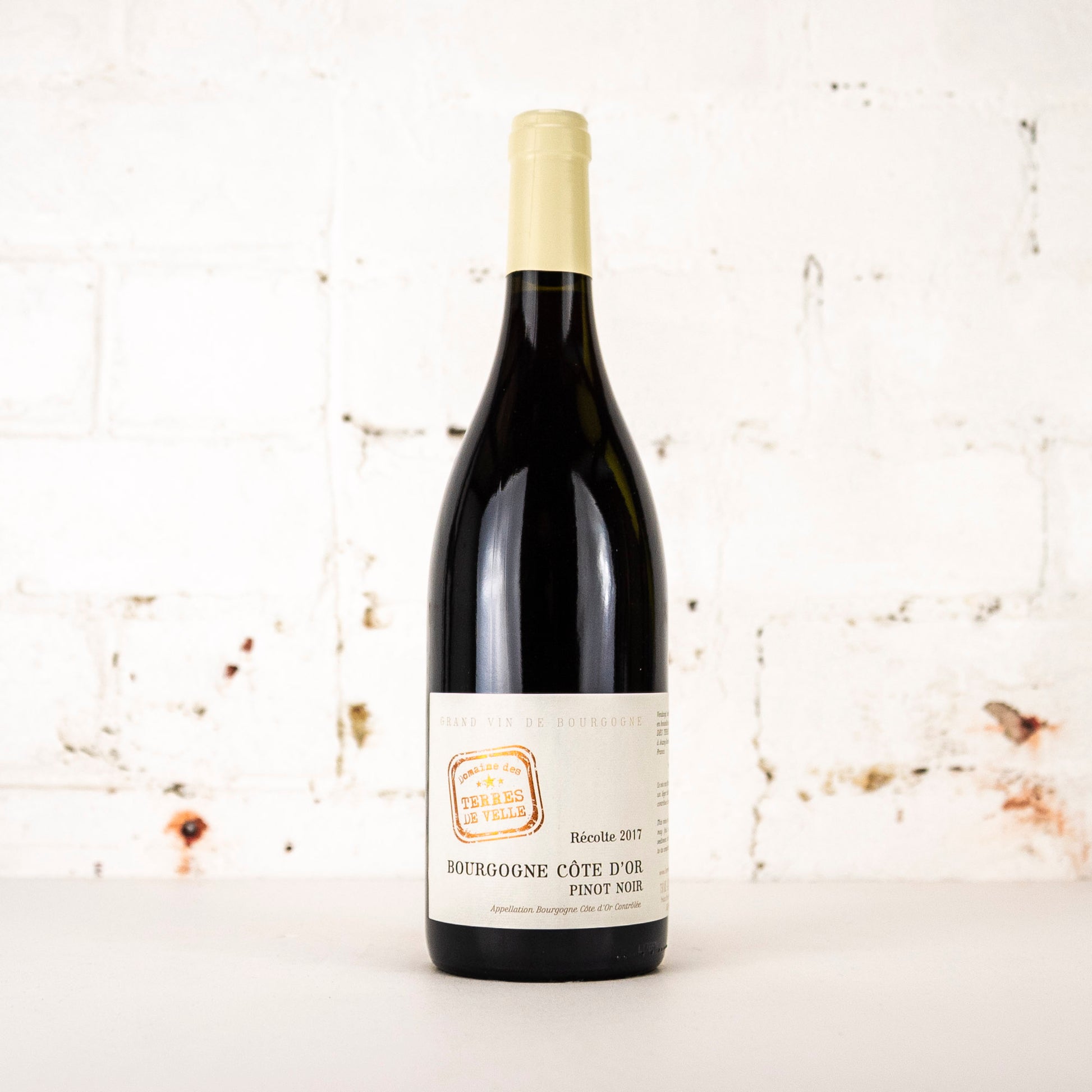 Terres de Velle - Bourgogne Côte d'Or Pinot Noir 2017 750ml