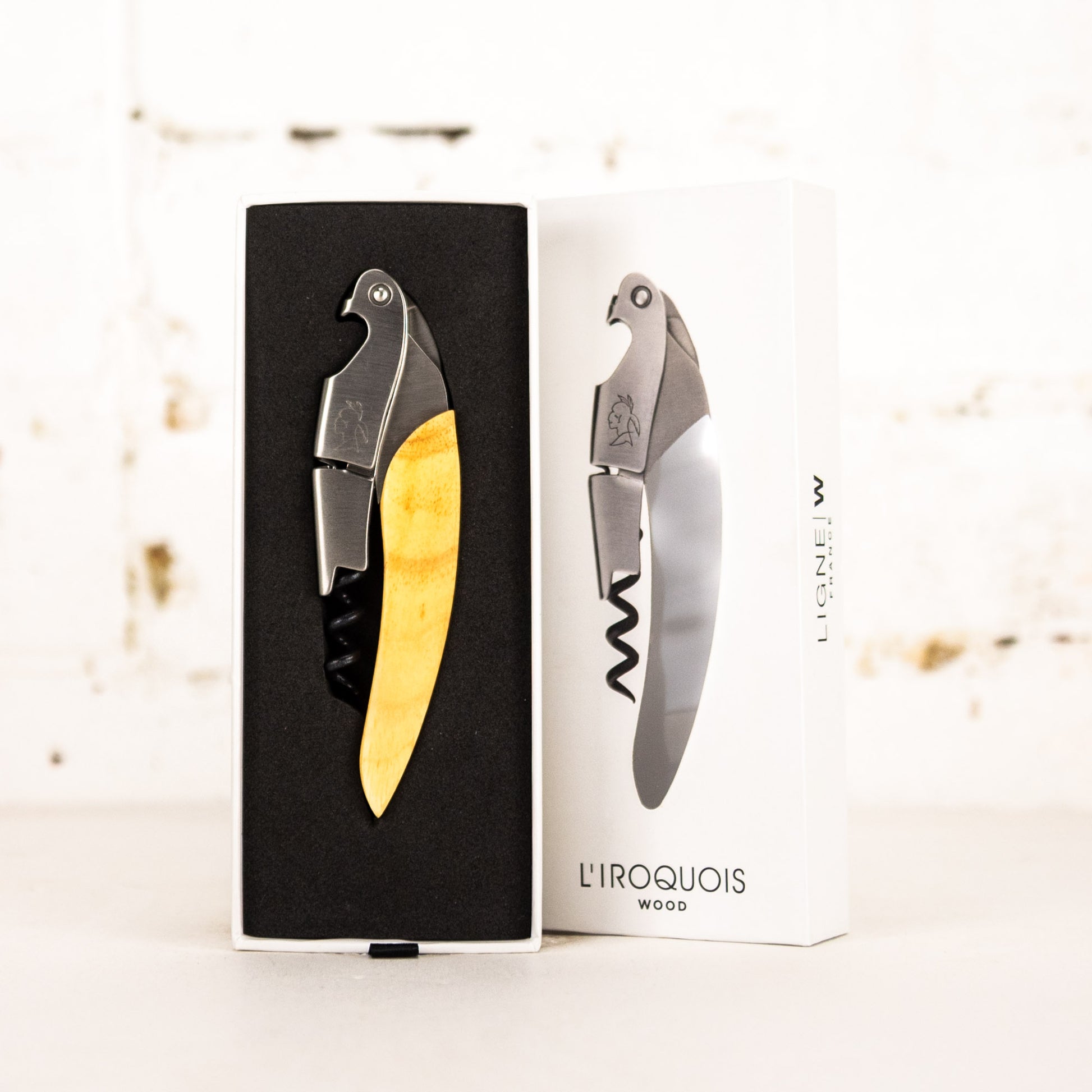 Ligne W - L'Iroquois Wood Waiter's Friend