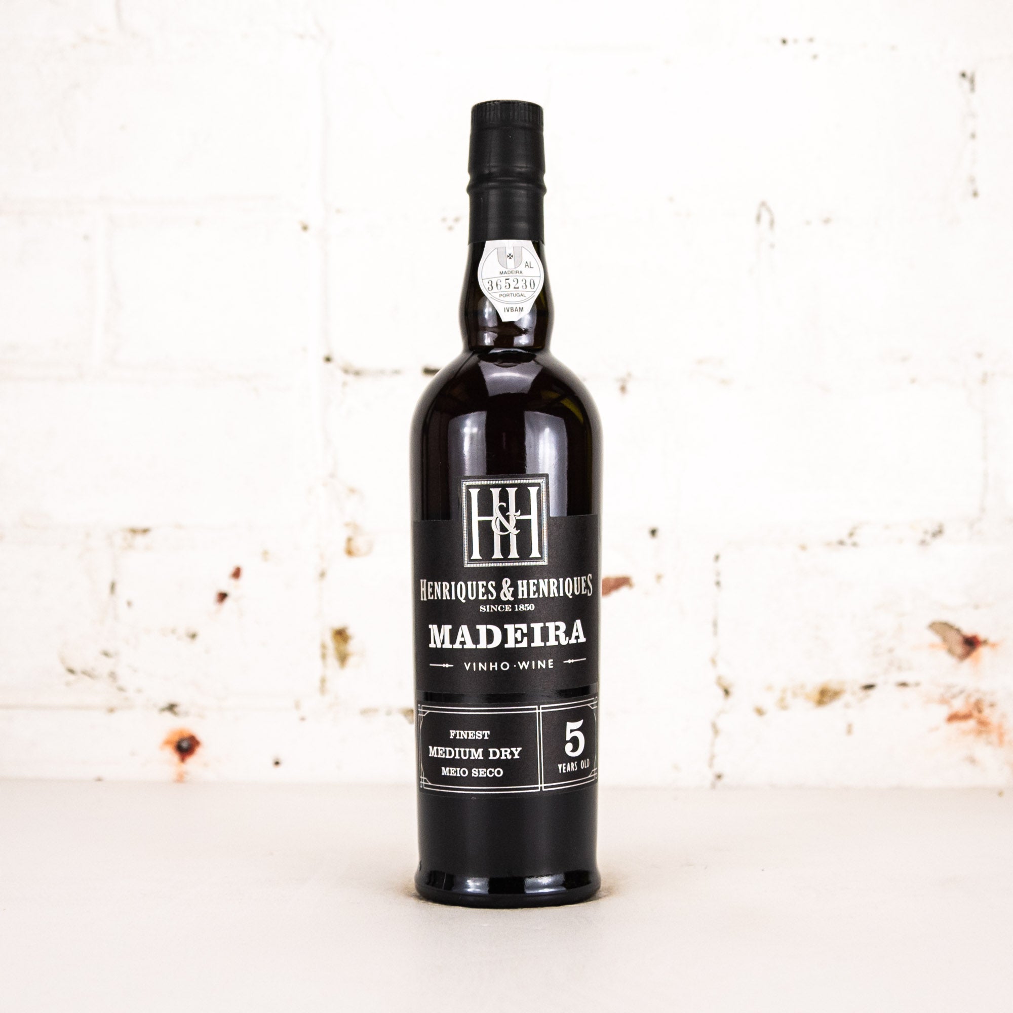 Henriques & Henriques - Finest Medium Dry 5YO Madeira 500ml