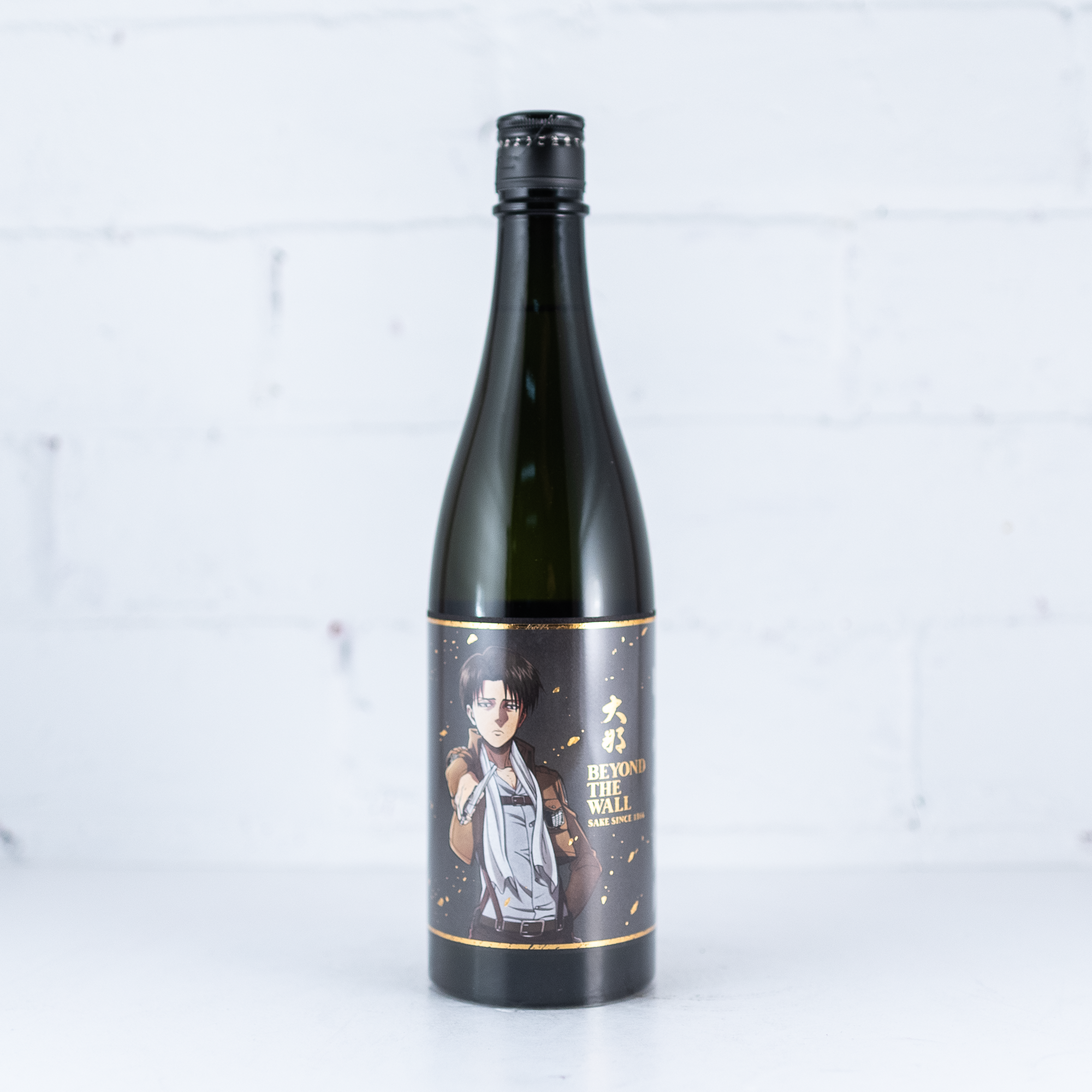 Attack on Titan - Beyond the Wall Sake "Levi" Gold 720ml