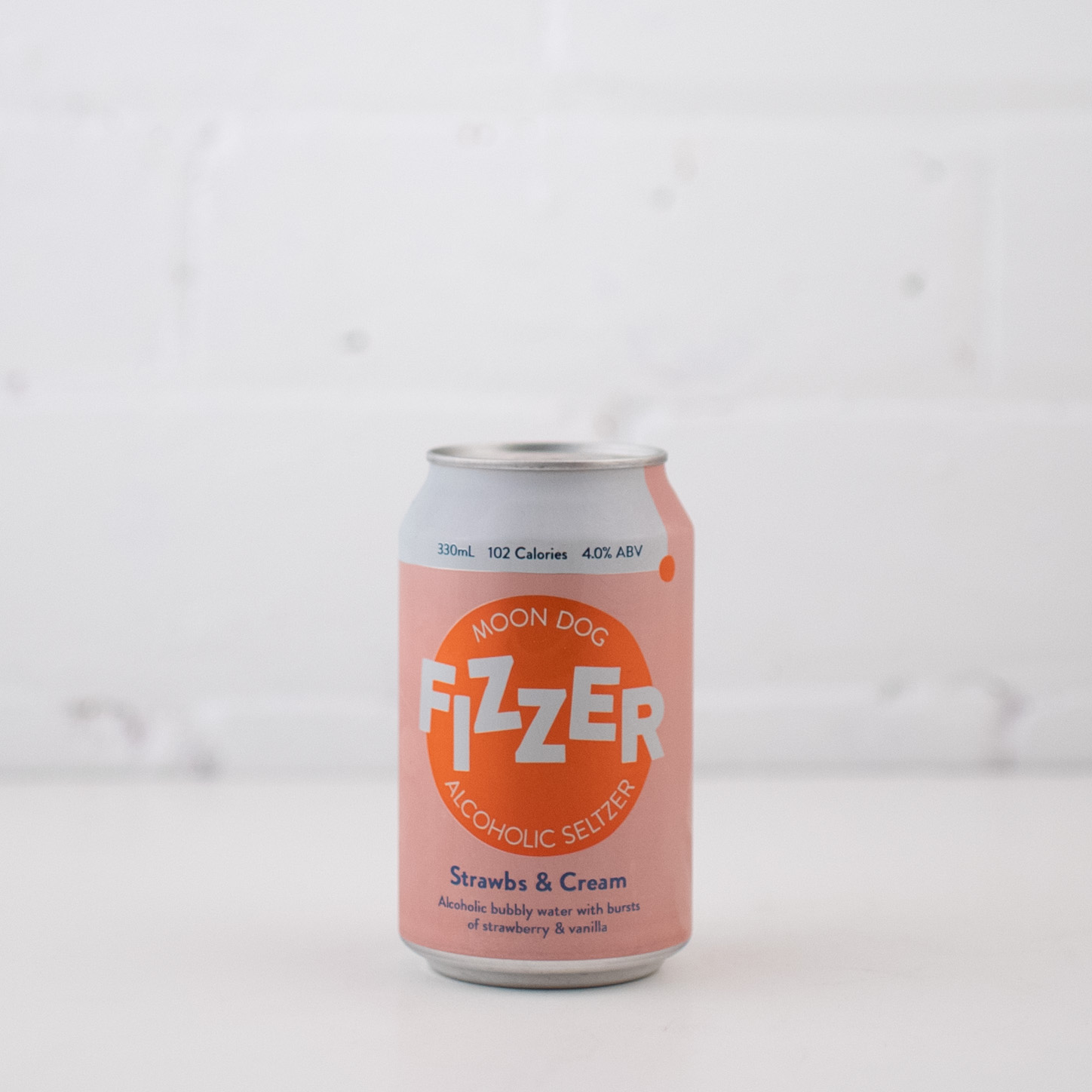 Moon Dog - Fizzer Strawbs & Cream Seltzer