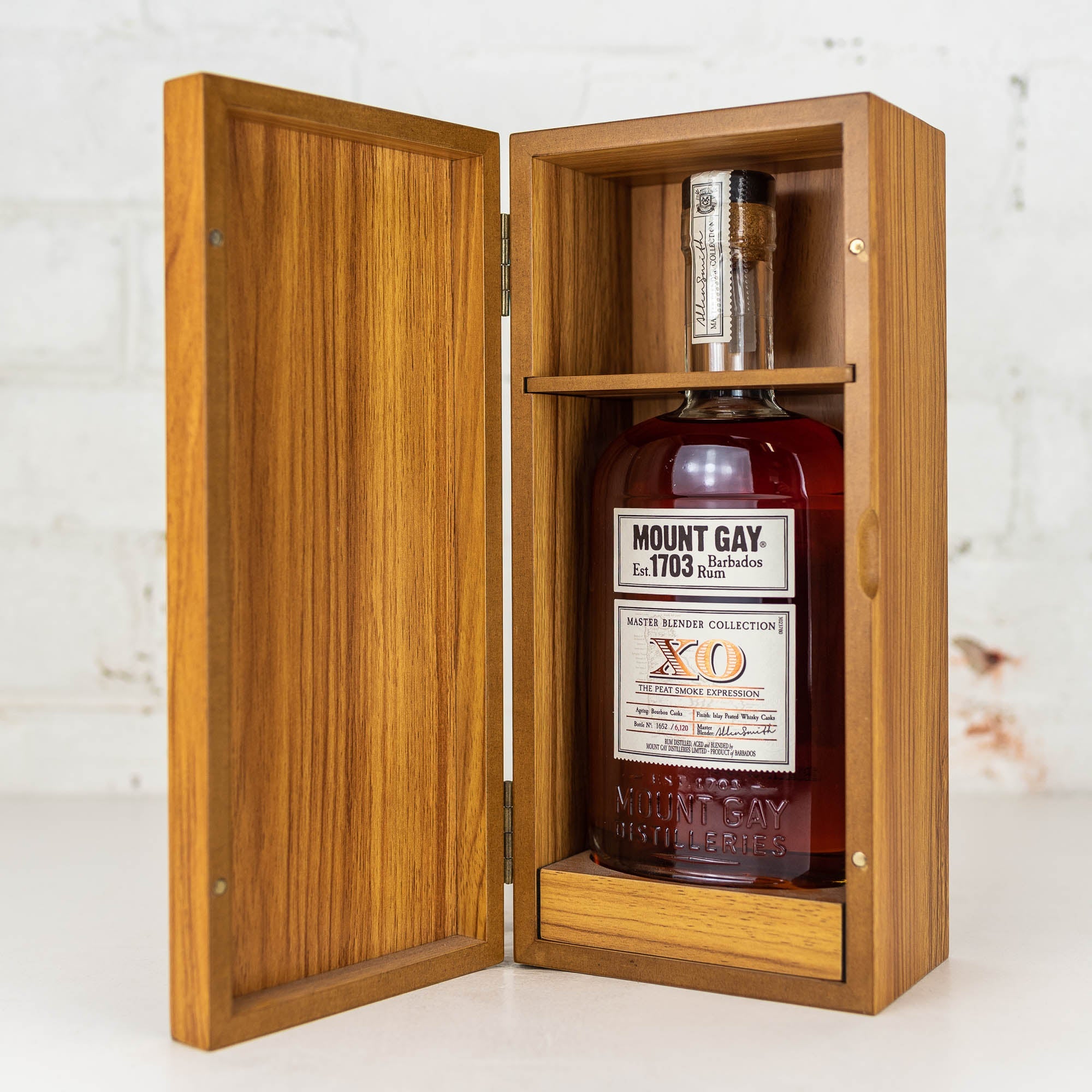 Mount Gay - XO The Peat Smoke Expression 700ml